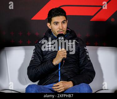 NORTHAMPTONSHIRE, REGNO UNITO. 4 luglio, 24. Esteban Ocon (Francia) del team BWT Alpine F1 alla conferenza stampa dei piloti di oggi durante il Qatar Airways British Grand Prix 2024 sul circuito di Silverstone giovedì 4 luglio 2024 nel NORTHAMPTONSHIRE, INGHILTERRA. Crediti: Taka G Wu/Alamy Live News Foto Stock