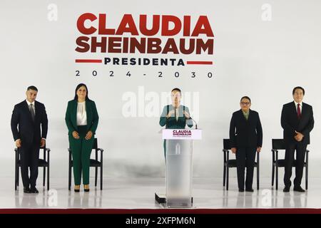 (L-R) Claudia Sheinbaum Pardo, presidente eletto del Messico, presenta Omar GarcÃ-a Harfuch come segretario della sicurezza dei cittadini, Ariadna Montiel come segretario del welfare, Rosa Icela RodrÃ-guez come segretario del governo e Mario Delgado come segretario dell'istruzione, come membri del suo prossimo governo. (Credit Image: © Carlos Santiago/eyepix via ZUMA Press Wire) SOLO PER USO EDITORIALE! Non per USO commerciale! Foto Stock