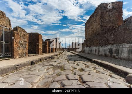 Panorama della via abbandonata di Pompei Foto Stock