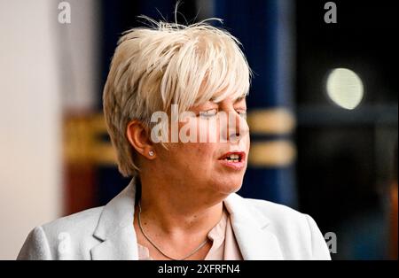 Lia Nice, candidata conservatrice per il Great Grimsby and Cleethorpes Borough, durante le elezioni generali Count for the Great Grimsby and Cleethorpes Borough e Brigg and Immingham County, tenutesi a Grimsby Town Hall, Grimsby, Regno Unito. 4 luglio 2024. Foto di Jon Corken Alamy Live News Foto Stock