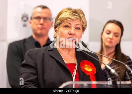 Londra, Regno Unito. 05 GIUGNO 2024. Come Emily Thornberry, deputato laburista per Islington South e Finsbury è stata nuovamente rieletta con il 53,7% dei voti alle elezioni generali del Regno Unito del 2024. Credito Milo Chandler/Alamy Live News Foto Stock