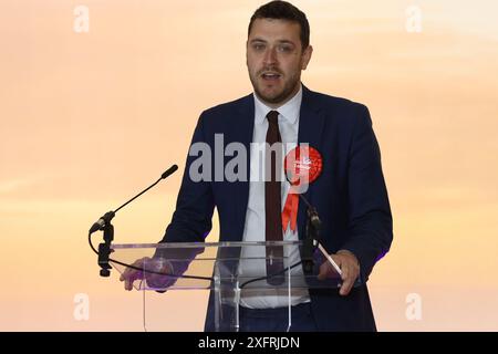 Blyth, Regno Unito - il risultato delle elezioni di Hexham dichiara Joe Morris come deputato laburista - il primo deputato laburista nel collegio elettorale per 100 anni. Credito fotografico Jill o'Donnell/Alamy Live News Credit: Jill ODonnell/Alamy Live News Foto Stock