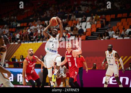 Valencia, Spagna. 4 luglio 2024. Childe Dundao, squadra angolana, visto in azione durante la partita tra Angola e Libano a Pabellon Fuente de San Luis. Punteggio finale; Angola 70 : 74 Libano. (Foto di Vicente Vidal Fernandez/SOPA Images/Sipa USA) credito: SIPA USA/Alamy Live News Foto Stock