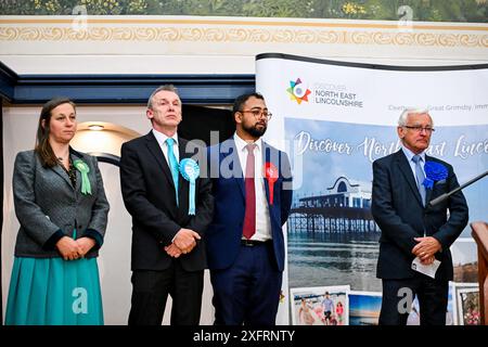 Martin Vickers, candidato conservatore per il collegio di Brigg and Immingham County, vince durante le elezioni generali Count for the Great Grimsby and Cleethorpes Borough e Brigg and Immingham County, tenutesi a Grimsby Town Hall, Grimsby, Regno Unito. 4 luglio 2024. Foto di Jon Corken/Alamy Live News Foto Stock