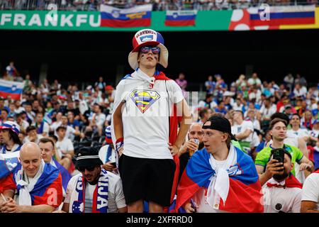 Francoforte, Germania. 1 luglio 2024. Tifosi sloveni visti durante UEFA Euro 2024 turno di 16 partite tra le nazionali di Portogallo e Slovenia al Deutsche Bank Park punteggio finale: Portogallo 0 - 0 Slovenia (penalità: Portogallo 3 - 0 Slovenia) turno di 16 crediti: SOPA Images Limited/Alamy Live News Foto Stock