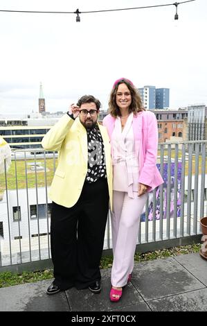 Steven Preisner und Saskia Grimm beim Mates Date Influencer Event auf der Berlin Fashion Week S/S 2025 im Atelier Rooftop. Berlino, 02.07.2024 Foto Stock