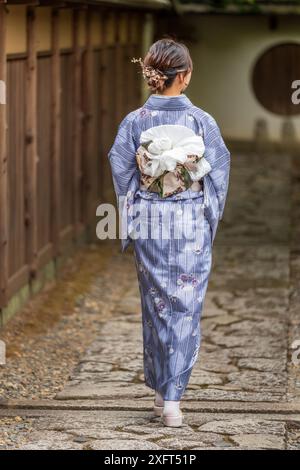 Ragazza in kimono a Kyoto in Giappone Foto Stock