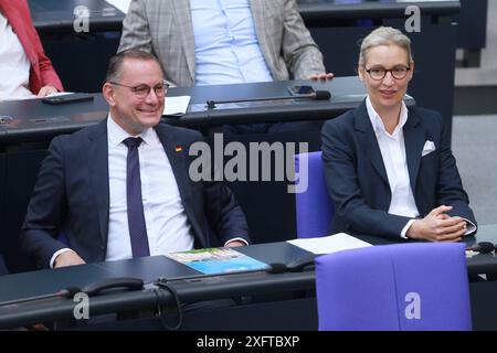 Berlin, Deutschland, 05.07.2024: Deutscher Bundestag: 182. Bundestagssitzung: Tino Chrupalla und Alice Weidel, AfD *** Berlino, Germania, 05 07 2024 Bundestag tedesco 182 sessione Bundestag Tino Chrupalla e Alice Weidel, AfD Copyright: XdtsxNachrichtenagenturx dts 43494 Foto Stock