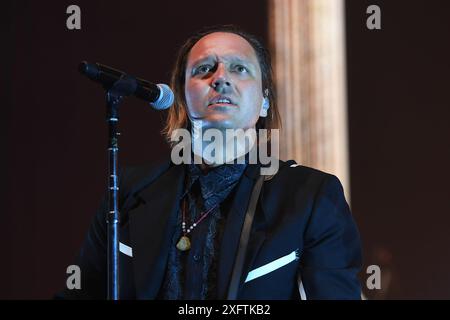 REGNO UNITO. 4 luglio 2024. LONDRA, INGHILTERRA - 04 LUGLIO: Vinci Butler di "Arcade Fire" esibendosi alla Brixton Academy il 4 luglio 2024 a Londra, Inghilterra. CAP/Mar © Mar/Capital Pictures credito: Capital Pictures/Alamy Live News Foto Stock