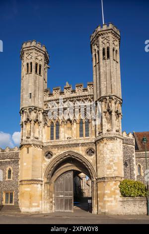 Inghilterra, Kent, Canterbury, Kings School, l'abate Fyndon's Great Gate Foto Stock