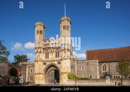 Inghilterra, Kent, Canterbury, Kings School, l'abate Fyndon's Great Gate Foto Stock