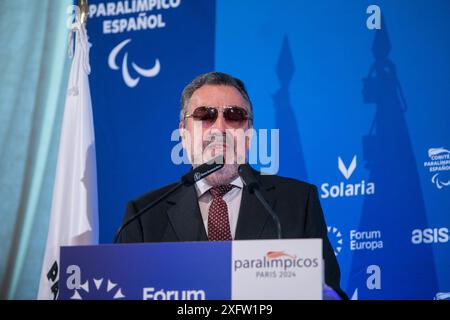 Miguel Carballeda, presidente del Comitato Paralimpico spagnolo e presidente di ONCE, parla durante una colazione informativa a Madrid. Questa mattina si è svolta al Mandarin Oriental Ritz Hotel di Madrid la presentazione della squadra spagnola paralimpica per i Giochi di Parigi 2024. Ha partecipato Miguel Carballeda, presidente del Comitato Paralimpico spagnolo e presidente di ONCE, Teresa Perales. Atleta con 27 medaglie paralimpiche e Principessa delle Asturie Sports Award 2021 e Pilar Alegría, ministro dell'istruzione, della formazione professionale e dello sport e portavoce del governo spagnolo. Foto Stock