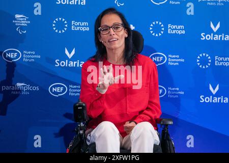 Teresa Perales, atleta con 27 medaglie paralimpiche e 2021 Princess of Asturias Sports Award parla durante una colazione informativa a Madrid. Questa mattina si è svolta al Mandarin Oriental Ritz Hotel di Madrid la presentazione della squadra spagnola paralimpica per i Giochi di Parigi 2024. Ha partecipato Miguel Carballeda, presidente del Comitato Paralimpico spagnolo e presidente di ONCE, Teresa Perales. Atleta con 27 medaglie paralimpiche e Principessa delle Asturie Sports Award 2021 e Pilar Alegría, ministro dell'istruzione, della formazione professionale e dello sport e portavoce del governo spagnolo. Foto Stock