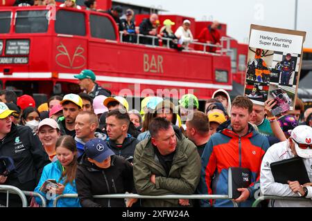 Silverstone, Regno Unito. 5 luglio 2024. Atmosfera circuito - ventole. Formula 1 World Championship, Rd 12, Gran Premio di Gran Bretagna, venerdì 5 luglio 2024. Silverstone, Inghilterra. Crediti: James Moy/Alamy Live News Foto Stock