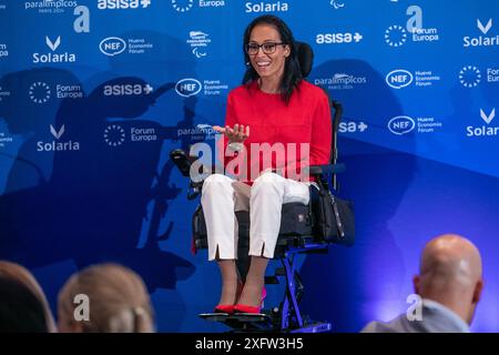 Teresa Perales, atleta con 27 medaglie paralimpiche e 2021 Princess of Asturias Sports Award parla durante una colazione informativa a Madrid. Questa mattina si è svolta al Mandarin Oriental Ritz Hotel di Madrid la presentazione della squadra spagnola paralimpica per i Giochi di Parigi 2024. Ha partecipato Miguel Carballeda, presidente del Comitato Paralimpico spagnolo e presidente di ONCE, Teresa Perales. Atleta con 27 medaglie paralimpiche e Principessa delle Asturie Sports Award 2021 e Pilar Alegría, ministro dell'istruzione, della formazione professionale e dello sport e portavoce del governo spagnolo. Foto Stock