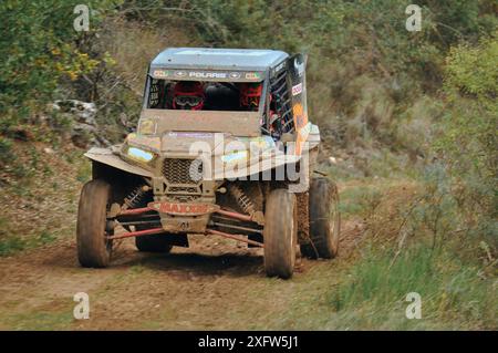 08-11-2014 Brihuega, Spagna - Isidre Esteve attraversa Brihuega durante il Rally TT Guadalajara 2014 Foto Stock