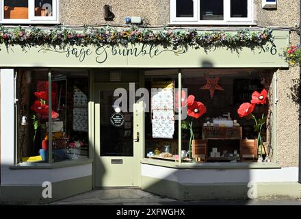 Vetrina del negozio di articoli da regalo Sage and Bumble a Wells, Somerset Foto Stock