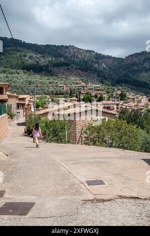 Fornalutx, strada della valle di Soller, Maiorca, Isole Baleari, Spagna. Foto Stock