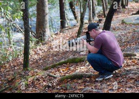 Fotografo Oliver Hellowell che lavora negli Smoky Mountins, Tennessee, novembre 2017 Foto Stock