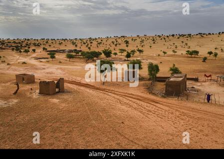 Nicolas Remene / le Pictorium - Eknewane Intikane Tilia Tahoua Niger - 11/10/2019 - Niger / Tahoua / Eknewane - Vista del paesaggio Eknewane nel dipartimento di Tilia, regione di Tahoua, 11 ottobre 2019. Eknewane si trova non lontano da Intikane, un villaggio che ospita 20.000 rifugiati maliani e il loro bestiame nella ZAR (zone d'accueil des Refugies) dal 2013. Foto Stock