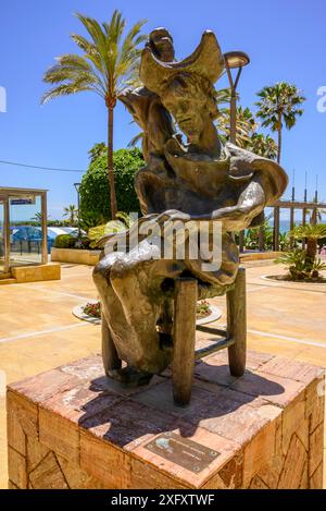 Scultura Salvador Dalì Don Quijote Sentado, Esculturas de Dalí, Avenida del Mar, Marbella, Spagna Foto Stock