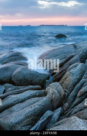 Alba a Punta Molentis, Villasimius, provincia del Sud Sardegna, Sardegna, Italia Foto Stock