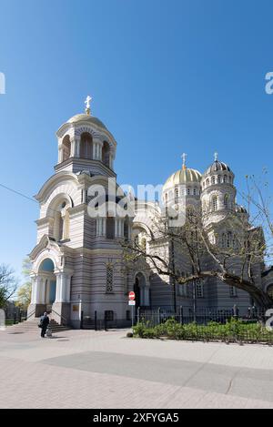 Cattedrale della Natività di Cristo con cupole dorate, la più grande chiesa ortodossa russa degli Stati baltici, riga, Lettonia Foto Stock