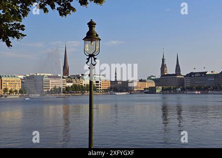 Europa, Germania, città anseatica di Amburgo, Vista su Binnenalster, Foto Stock