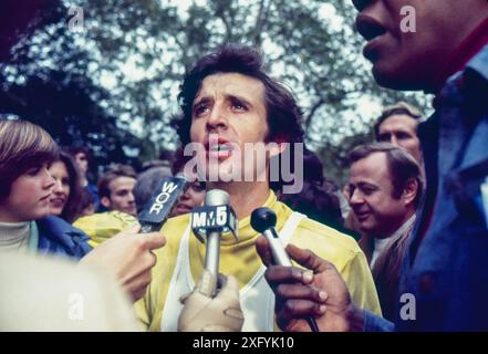 Frank Shorter (USA) partecipa alla maratona di New York del 1976 Foto Stock