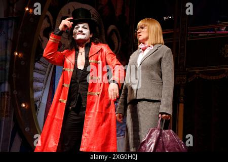 Oktoberfest - il Musical, Beinah wahr... , Fotoprobe im Renaisance-Theater, Berlin Christoph Marti und Winnie Böwe bei der Fotoprobe von OKTOBERFEST - The Musical, Beinah wahr... , AM 05.07.2024 im Renaisance-Theater, Berlino. Berlin Renaisance-Theater *** Oktoberfest The Musical, Almost True , prove fotografiche al Renaisance Theater, Berlin Christoph Marti e Winnie Böwe alla prova fotografica dell'OKTOBERFEST The Musical, Almost True , il 05 07 2024 al Renaisance Theater, Berlin Renaisance Theater Copyright: XAnitaxBuggex Foto Stock