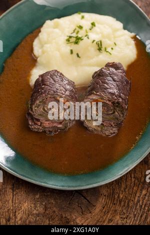 Involtini di carne con purè di patate Foto Stock