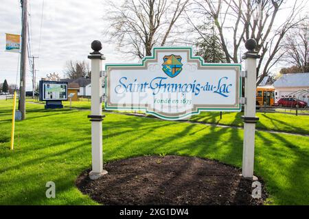 Benvenuto al cartello di Saint-Francois-du-Lac sulla QC 132 a Quebec, Canada Foto Stock