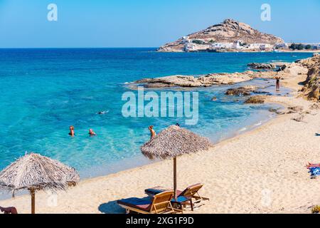 Kalafatis Beach a Mykonos, la Grecia più amata per gli sport acquatici Foto Stock