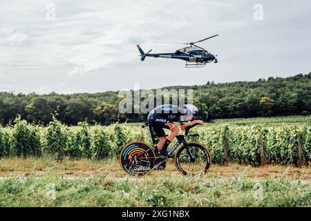 Foto di Zac Williams/SWpix.com - 05/07/2024 - Ciclismo - Tour de France 2024 - tappa 7 ITT Nuits-Saint-Georges - Gevrey-Chambertin Francia - Aleksandr Vlasov, Red Bull Bora Hansgrohe. Crediti: SWpix/Alamy Live News Foto Stock