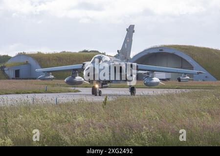 Bundeswehr NATO German Air Force Tornado GR4 durante una manovra NATO in Germania Foto Stock