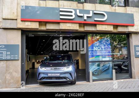 FRANCIA. PARIGI (75) 12° DISTRETTO. BYD CHINESE ELECTRICS CARS SHOW ROOM Foto Stock