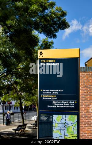 Broadway, Stanmore, Borough of Harrow, Londra, Inghilterra, REGNO UNITO Foto Stock