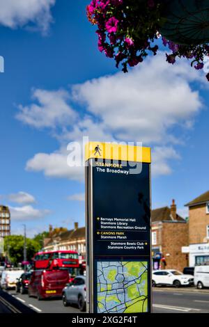 Broadway, Stanmore, Borough of Harrow, Londra, Inghilterra, REGNO UNITO Foto Stock