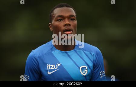 Genk, Belgio. 6 luglio 2024. Ken Nkuba Tshiend di Charleroi raffigurato durante una partita amichevole di calcio tra il KRC Genk e lo Sporting Charleroi, sabato 6 luglio 2024 a Genk, in preparazione della prossima stagione 2024-2025 della Jupiler Pro League. BELGA PHOTO VIRGINIE LEFOUR credito: Belga News Agency/Alamy Live News Foto Stock