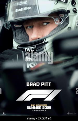 F1 (2025) diretto da Joseph Kosinski e interpretato da Brad Pitt, Kerry Condon e Javier Bardem. Segue un pilota di Formula 1 che esce dalla pensione per fare da mentore e squadra con un pilota più giovane. Poster US Advance ***SOLO PER USO EDITORIALE***. Crediti: BFA / Warner Bros Foto Stock