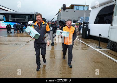 Silverstone, Regno Unito. 6 luglio 2024. BROWN Zak (usa), CEO di McLaren Racing, ritratto durante il Gran Premio britannico di Formula 1 Qatar Airways 2024, dodicesimo round del Campionato del mondo di Formula 1 2024 dal 5 al 7 luglio 2024 sul circuito di Silverstone, a Silverstone, Regno Unito crediti: Independent Photo Agency/Alamy Live News Foto Stock