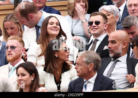 Londra, Regno Unito. 6 luglio 2024. 6 luglio 2024; All England Lawn Tennis and Croquet Club, Londra, Inghilterra; Wimbledon Tennis Tournament, giorno 6; Holly Ramsay e il fidanzato Adam Peaty siedono nella scatola reale Credit: Action Plus Sports Images/Alamy Live News Foto Stock