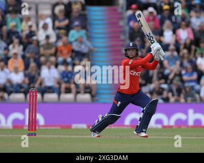 Southampton, Regno Unito. 6 luglio 2024. Southampton, Inghilterra, 06 luglio 2024: Danni Wyatt (28 Inghilterra) durante la prima partita del Vitality T20 International tra Inghilterra e nuova Zelanda all'Utilita Bowl di Southampton, Inghilterra. (Jay Patel/SPP) credito: SPP Sport Press Photo. /Alamy Live News Foto Stock