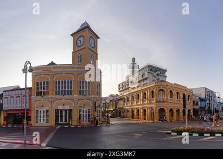 Un'immagine dell'edificio giallo del Museo Phuket nella città vecchia di Phuket. Foto Stock