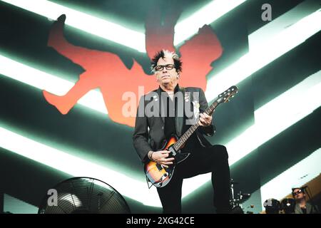 DANIMARCA COPENAGHEN, COPENHELL FESTIVAL 19 GIUGNO: Kevin 'Noodles' Wasserman, chitarrista della band punk rock americana The Offspring, si esibisce dal vivo sul palco del Copenhell Festival 2024 come artista solista Foto Stock