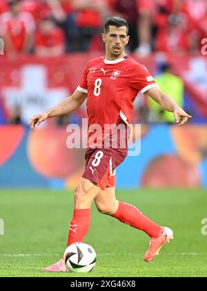 DUSSELDORF - 06/07/2024, Remo Freuler della Svizzera durante i quarti di finale di UEFA EURO 2024 tra Inghilterra e Svizzera alla Dusseldorf Arena il 6 luglio 2024 a Dusseldorf, Germania. ANP | Hollandse Hoogte | GERRIT VAN COLOGNE Foto Stock