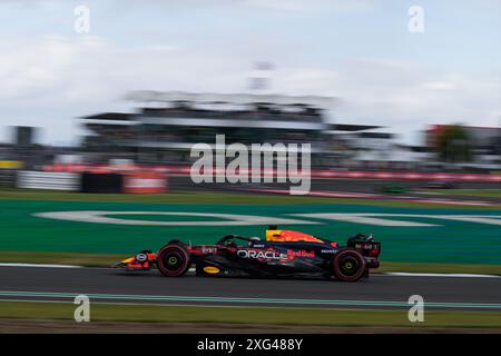 Silverstone, Regno Unito. 6 luglio 2024. Max Verstappen di Oracle Red Bull Racing durante le qualifiche. Ahmad al Shehab/Alamy Live News. Foto Stock