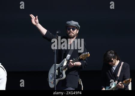 6 luglio 2024 Londra UK Gaz Coombes si esibisce sul palco di Great Oak durante il BST Hyde Park Foto Stock