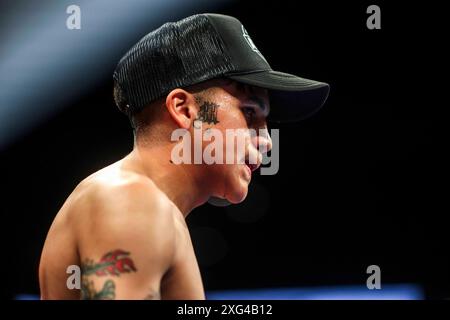 PHOENIX, ARIZONA - GIUGNO 29: Juan Francisco El 'Gallo' Estrada Estrada e Jesse 'Bam' Rodríguez combattono durante la loro lotta per i titoli dei pesi mosca superWBC e Ring Magazine di Estrada al Footprint Center davanti al "Gallo" Estrada e Jesse 'Bam' Rodríguez il 29 giugno 2023 a Phoenix, Arizona. Phoenix, Arizona (foto di Luis Gutierrez/foto Norte) Foto Stock