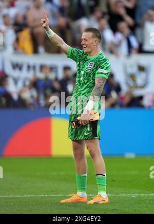 Il portiere inglese Jordan Pickford festeggia i quarti di finale di UEFA Euro 2024 alla Dusseldorf Arena, in Germania. Data foto: Sabato 6 luglio 2024. Foto Stock